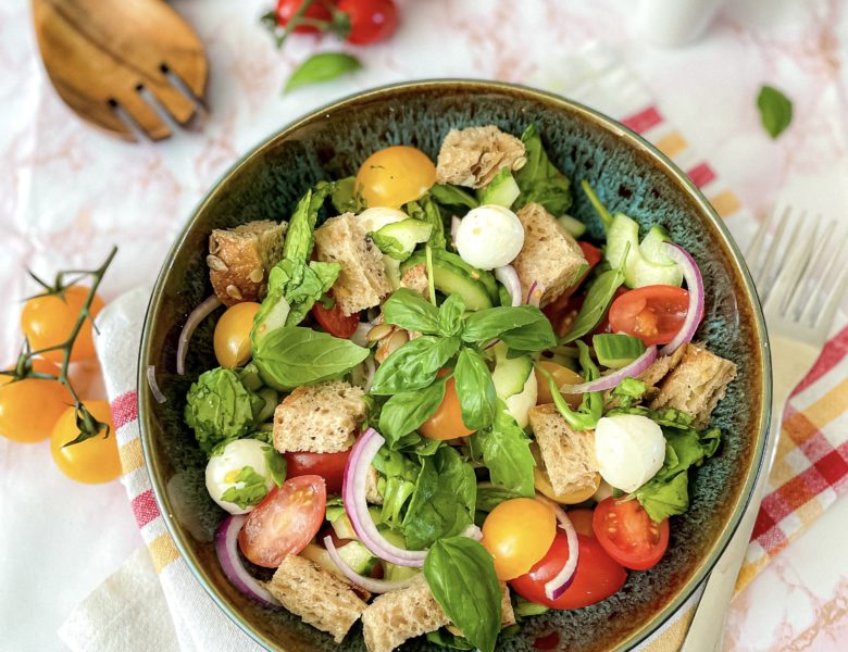 Panzanella (Tuscan Style Tomato and Bread salad)