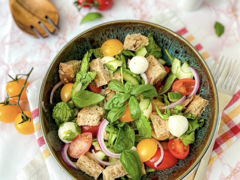 Panzanella (Tuscan Style Tomato and Bread salad)