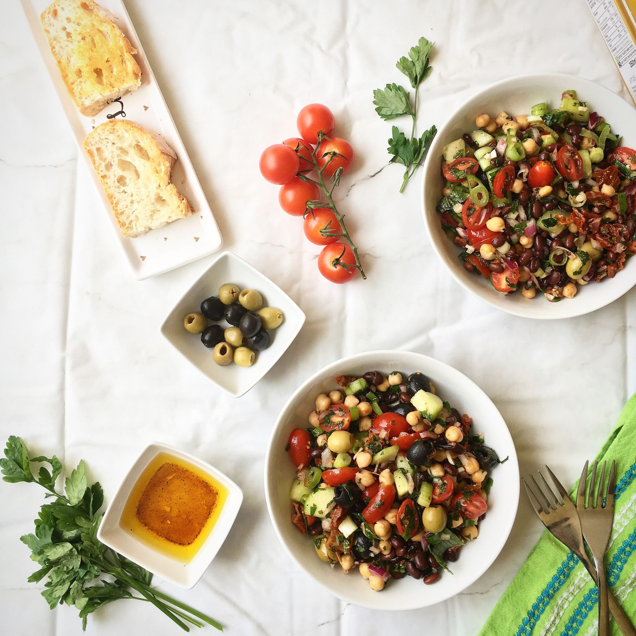 Balela Salad / Middle Eastern Chickpea Salad