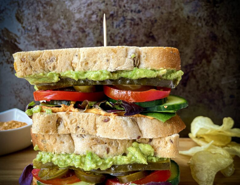 Veggie and hummus Sandwich